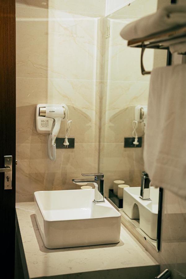 Milan Hotel נין בין מראה חיצוני תמונה